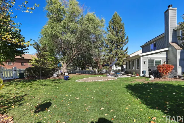 $500,000 | 775 White Pine Circle, Lake In The Hills, IL 60156