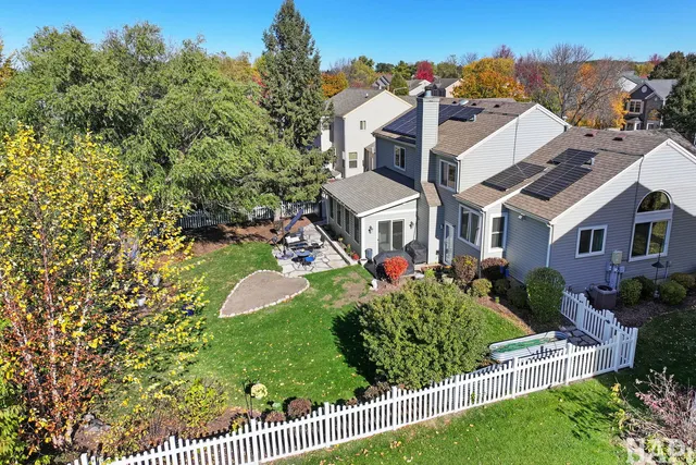 $500,000 | 775 White Pine Circle, Lake In The Hills, IL 60156