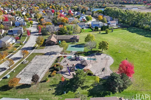 $500,000 | 775 White Pine Circle, Lake In The Hills, IL 60156