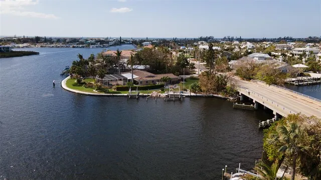 $3,400,000 | 543 Key Royale Drive, Holmes Beach, FL 34217