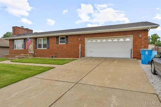 $275,000 | 465 Sycamore Drive, Ste. Genevieve, MO 63670
