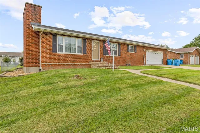 $275,000 | 465 Sycamore Drive, Ste. Genevieve, MO 63670