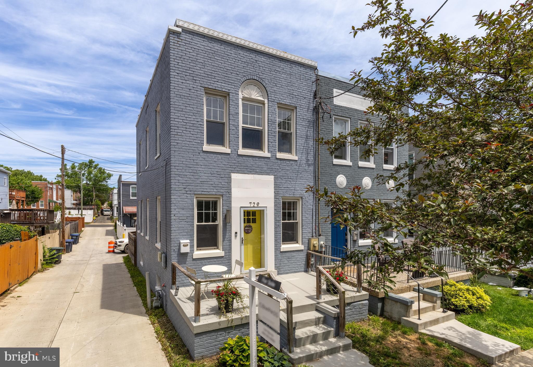 729 Roxboro Place Northwest Washington, DC 20011 - Photo 1 of 23