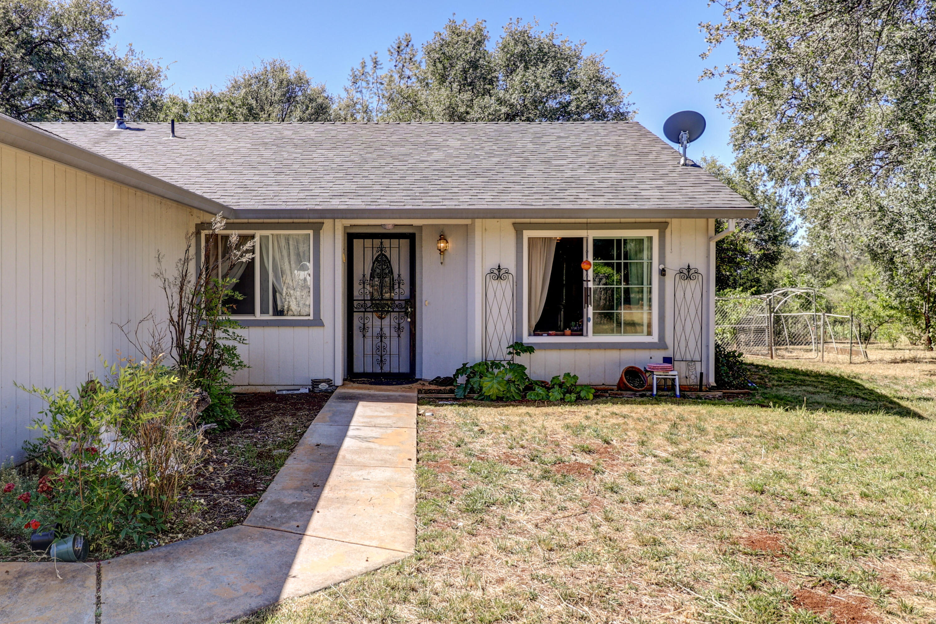 5094 Wilson Hill Road Manton, CA 96059 - Photo 32 of 35 FRONT OF HOUSE