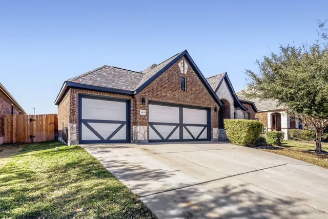 a view of backyard of house