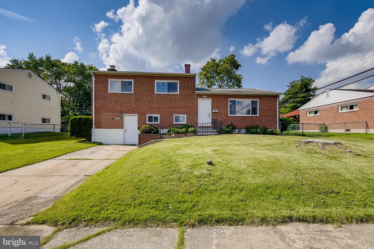 1014 Southridge Road Baltimore, MD 21228 - Photo 3 of 28