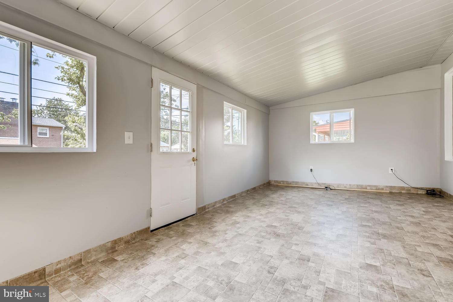 1014 Southridge Road Baltimore, MD 21228 - Photo 24 of 28