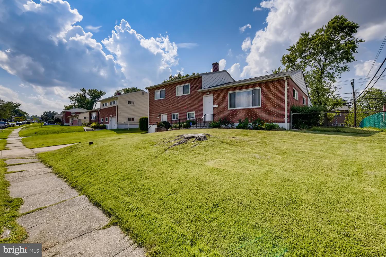 1014 Southridge Road Baltimore, MD 21228 - Photo 4 of 28