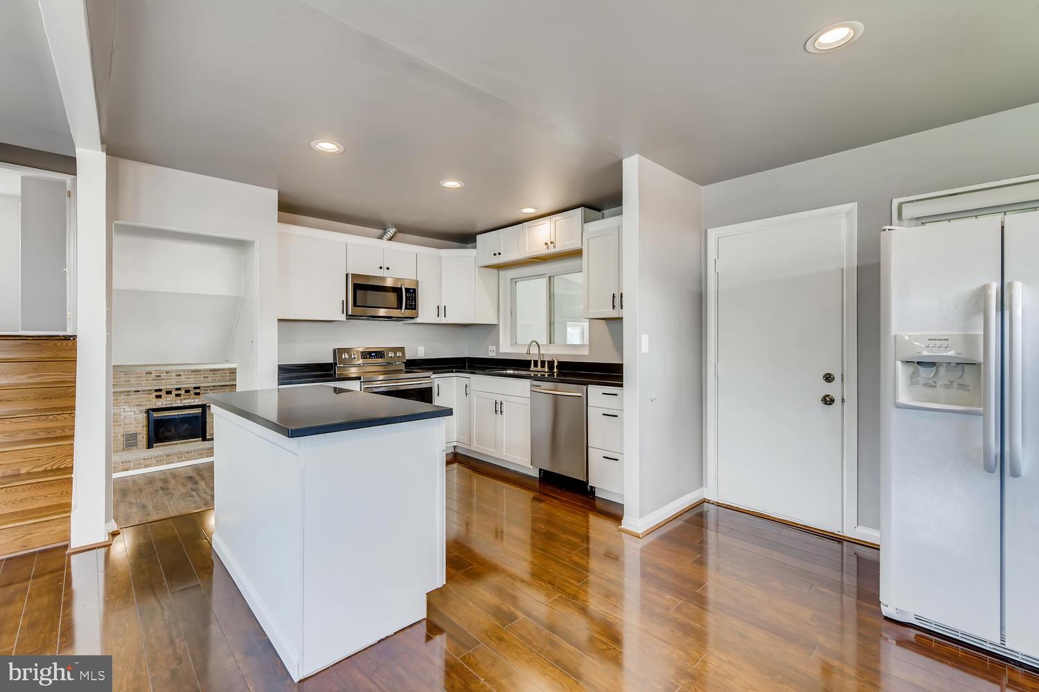 1014 Southridge Road Baltimore, MD 21228 - Photo 7 of 28