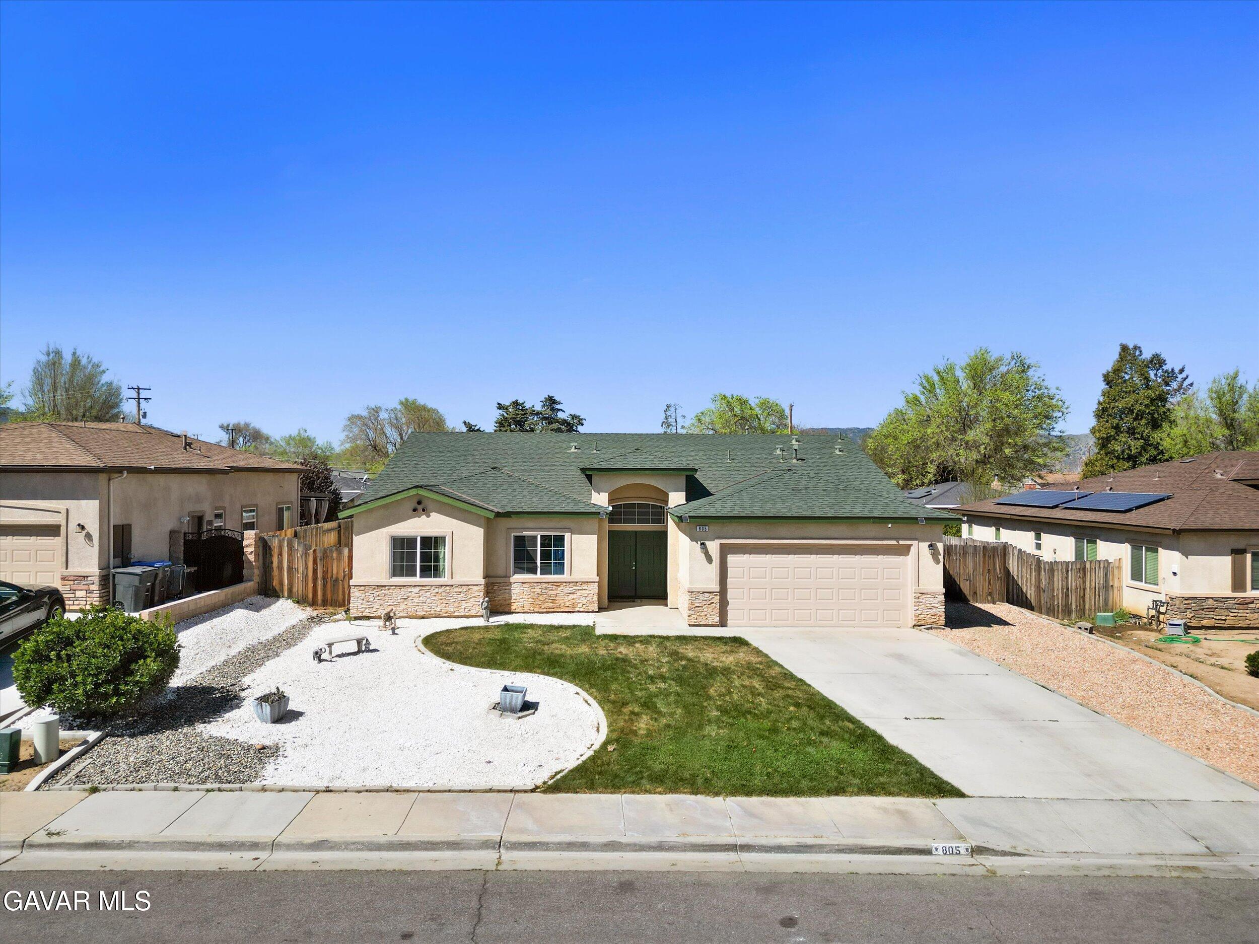805 Mulberry Street Tehachapi, CA 93561 - Photo 3 of 41 1