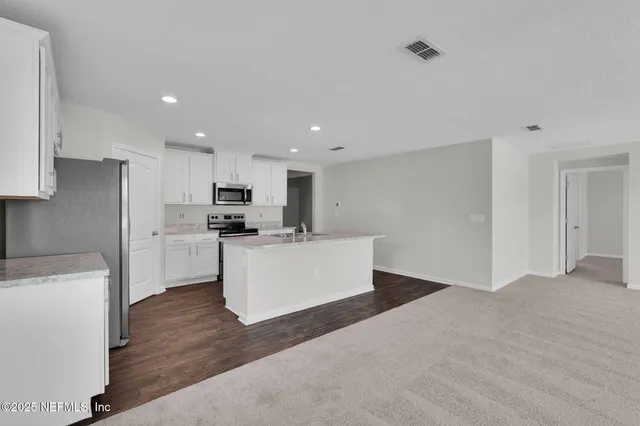 $2,000 | 1983 Pebble Point Drive, Green Cove Springs, FL 32043