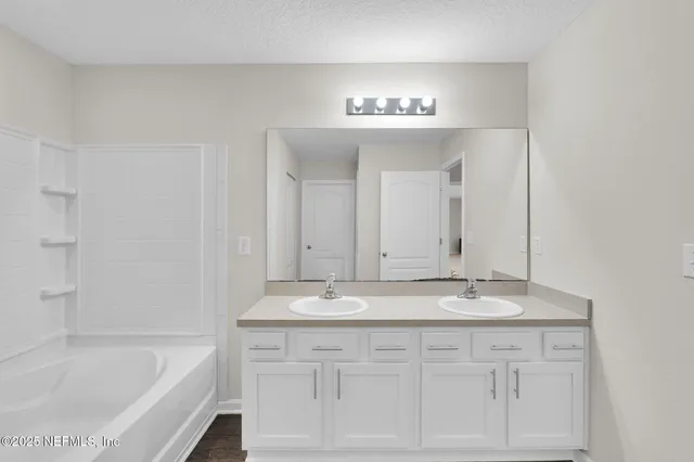 $2,000 | 1983 Pebble Point Drive, Green Cove Springs, FL 32043