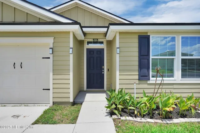 $2,000 | 1983 Pebble Point Drive, Green Cove Springs, FL 32043