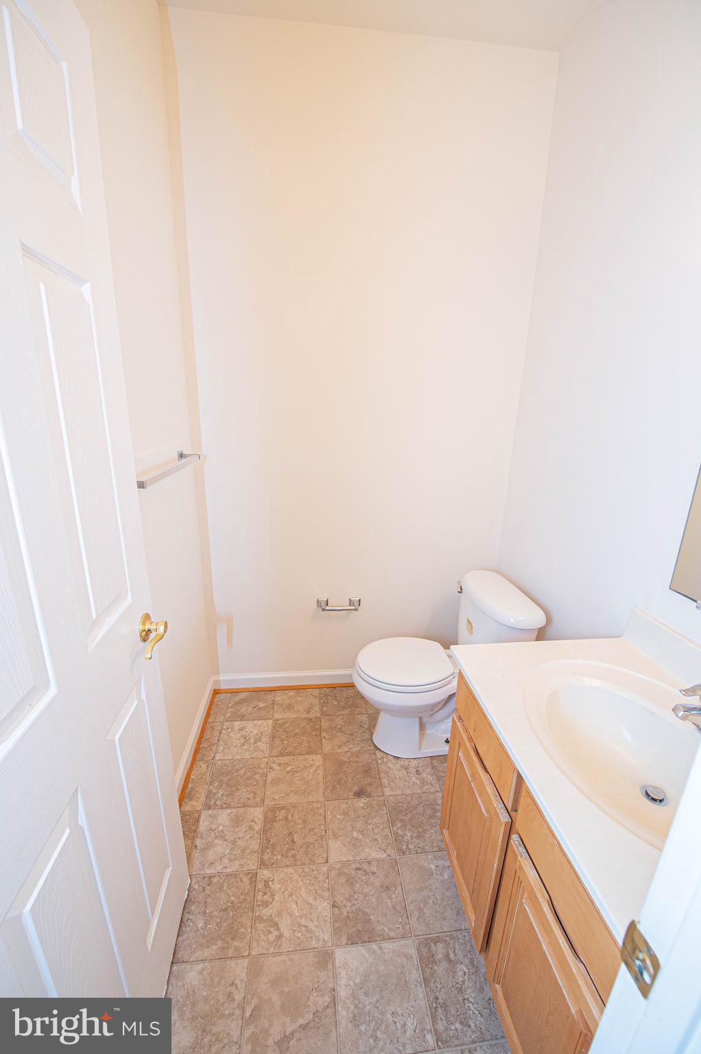 420 Parkview Court, Unit F Salisbury, MD 21804 - Photo 17 of 87 a bathroom with a sink a toilet and shower