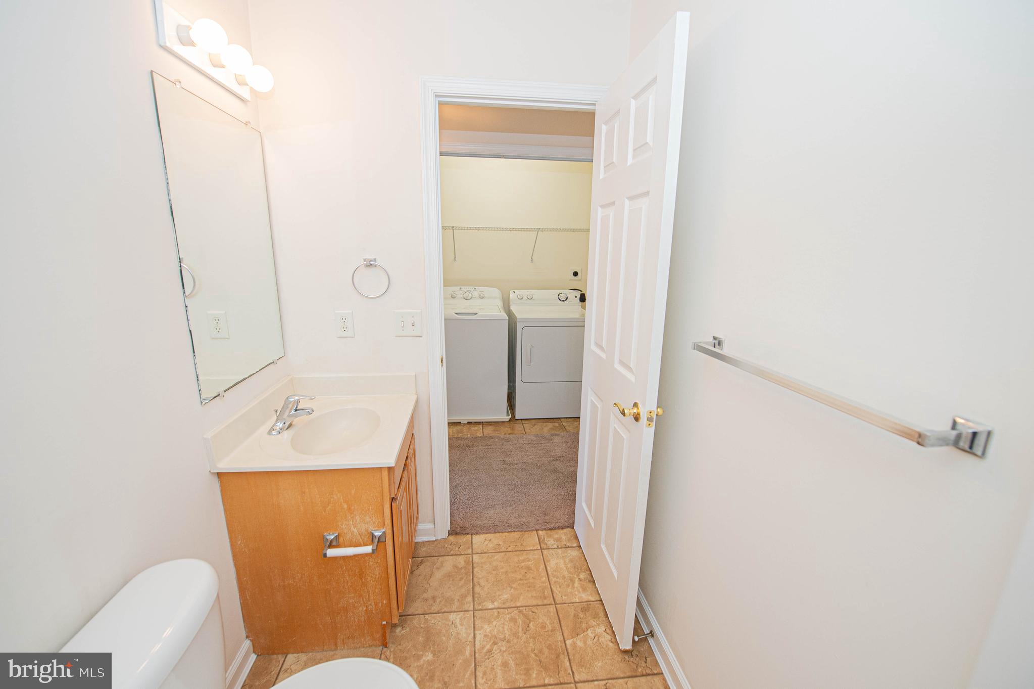 420 Parkview Court, Unit F Salisbury, MD 21804 - Photo 83 of 87 a bathroom with a sink toilet and shower