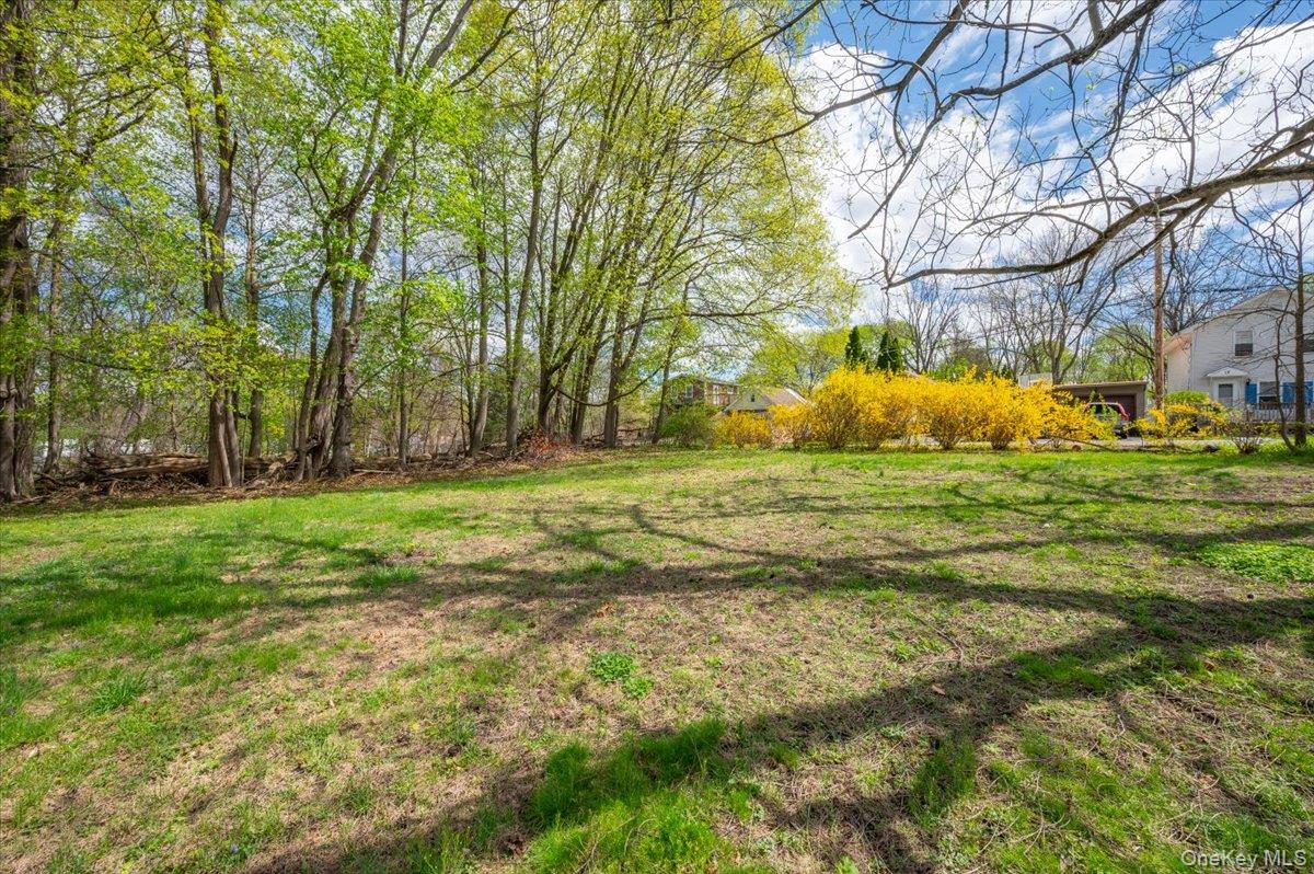 35 Fallkill Avenue Poughkeepsie, NY 12601 - Photo 4 of 21 a view of a volley ball court