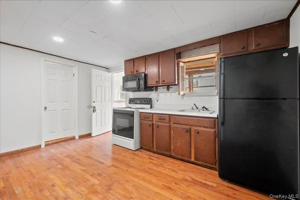 $240,000 | 35 Fallkill Avenue, Poughkeepsie, NY 12601