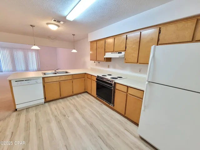 $1,450 | 2026 Baker Court, Unit 21, Panama City, FL 32401