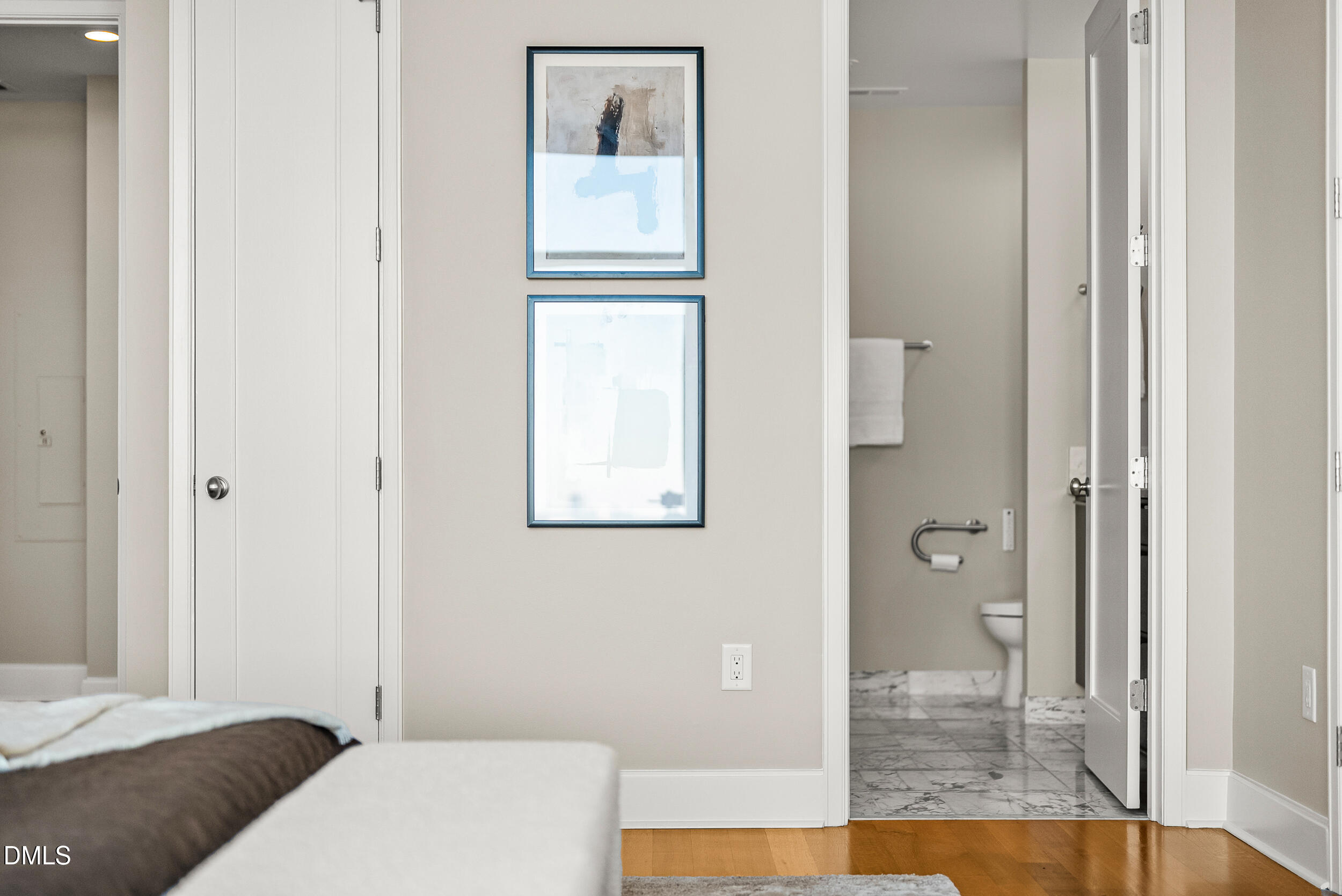 122 North Harrington Street Raleigh, NC 27603 - Photo 20 of 46 a bathroom with a tub and shower