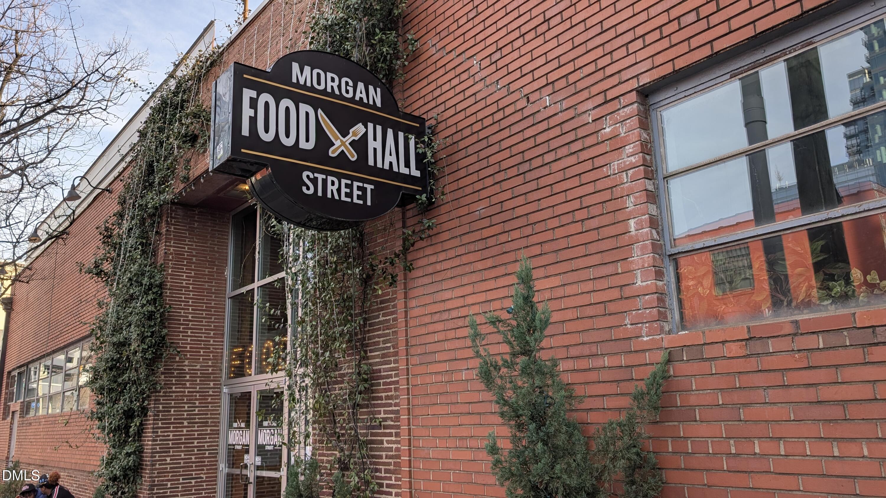 122 North Harrington Street Raleigh, NC 27603 - Photo 45 of 46 a street sign on a pole on a street