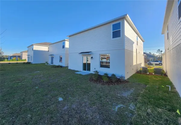 $2,700 | 2215 Green Valley Street, Daytona Beach, FL 32124