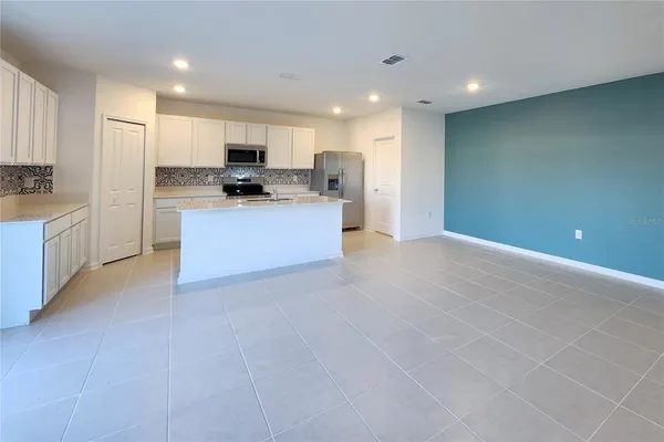 $2,700 | 2215 Green Valley Street, Daytona Beach, FL 32124