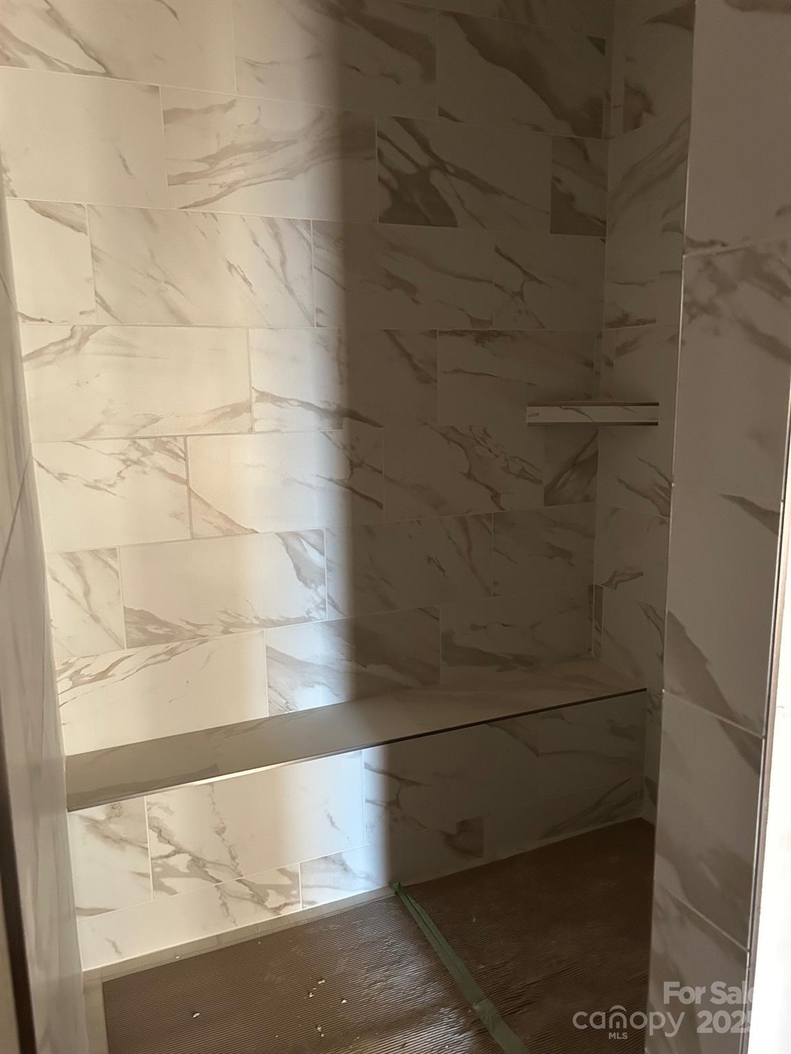 3060 Five Creek Road Charlotte, NC 28213 - Photo 7 of 8 a bathroom with a bathtub