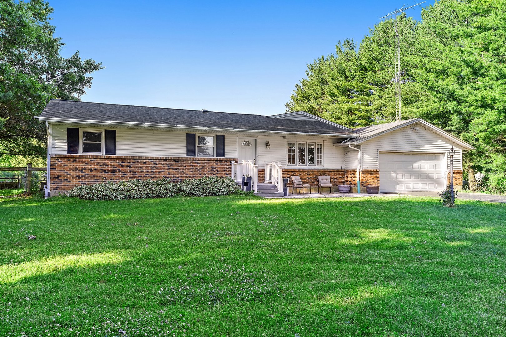 2540 Scout Road Kirkland, IL 60146 - Photo 3 of 46