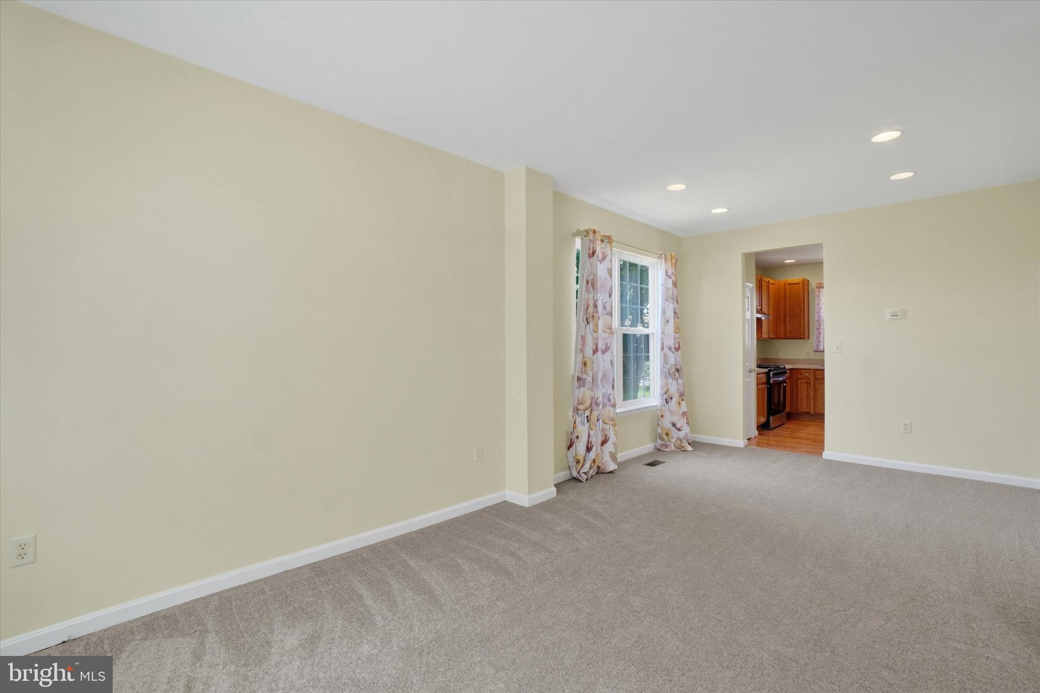 906 Millcreek Road York, PA 17404 - Photo 4 of 28 Gallery Image 4