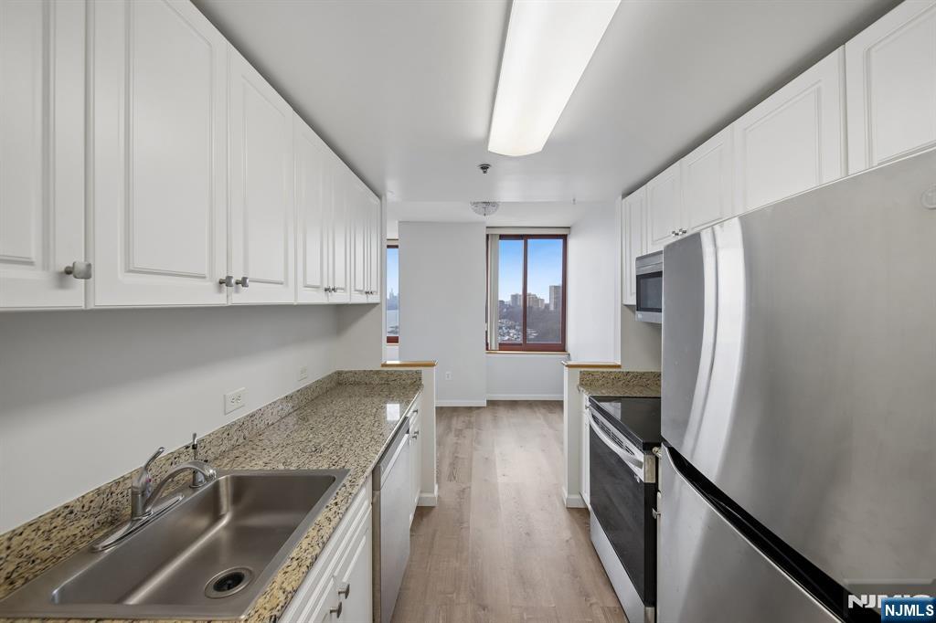 100 Old Palisade Road, Unit 2209 Fort Lee, NJ 07024 - Photo 14 of 27