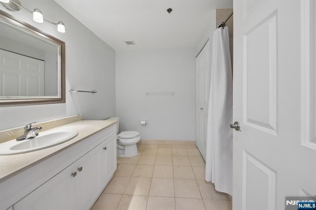 100 Old Palisade Road, Unit 2209 Fort Lee, NJ 07024 - Photo 15 of 27