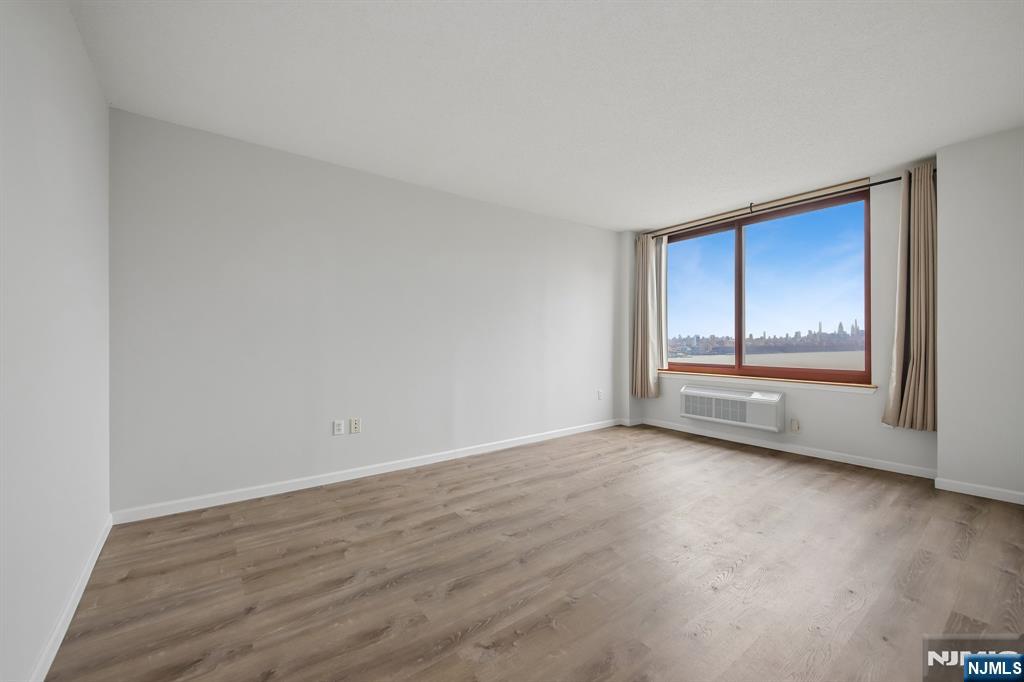 100 Old Palisade Road, Unit 2209 Fort Lee, NJ 07024 - Photo 17 of 27