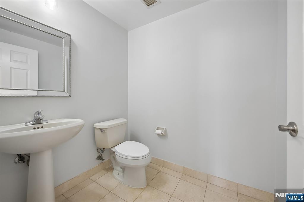 100 Old Palisade Road, Unit 2209 Fort Lee, NJ 07024 - Photo 21 of 27