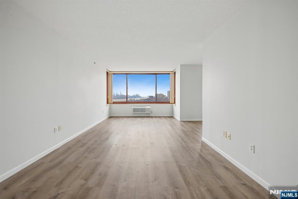 100 Old Palisade Road, Unit 2209 Fort Lee, NJ 07024 - Photo 5 of 27