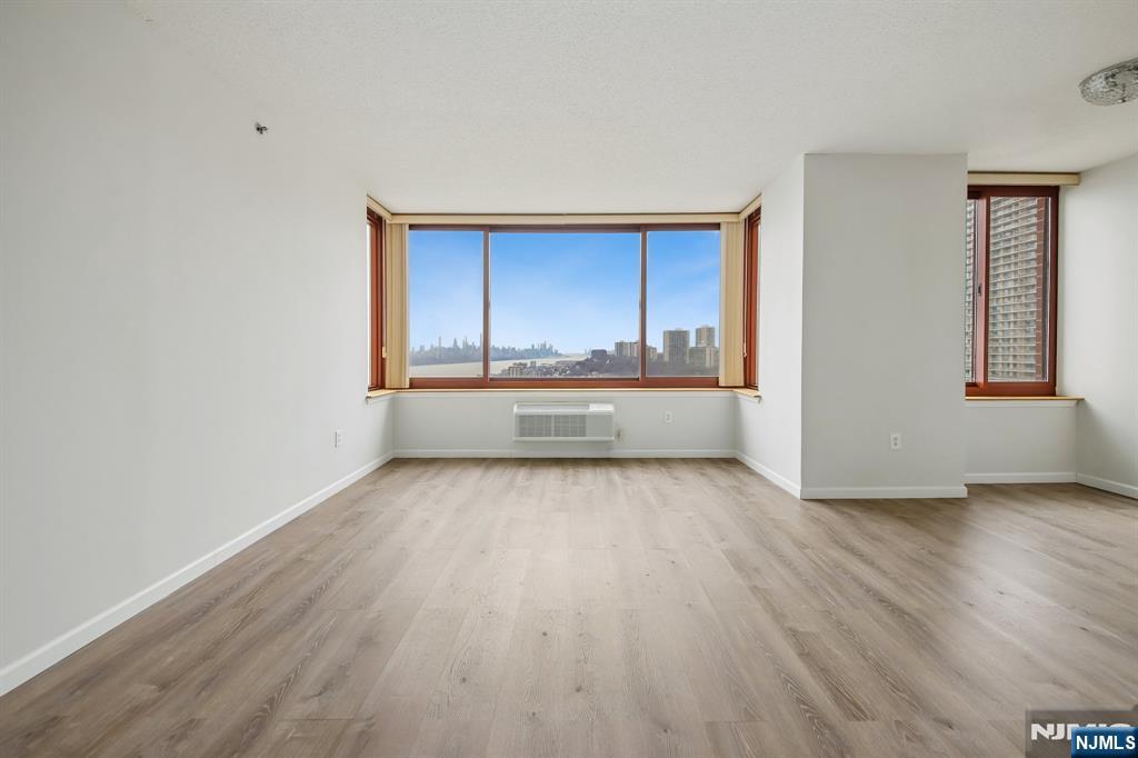 100 Old Palisade Road, Unit 2209 Fort Lee, NJ 07024 - Photo 6 of 27