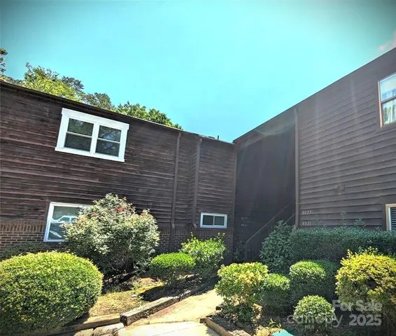 $179,000 | 8021 Cedar Glen Drive, Charlotte, NC 28212