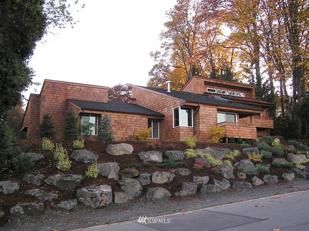 1405 North 38th Street Renton, WA 98056 - Photo 1 of 11