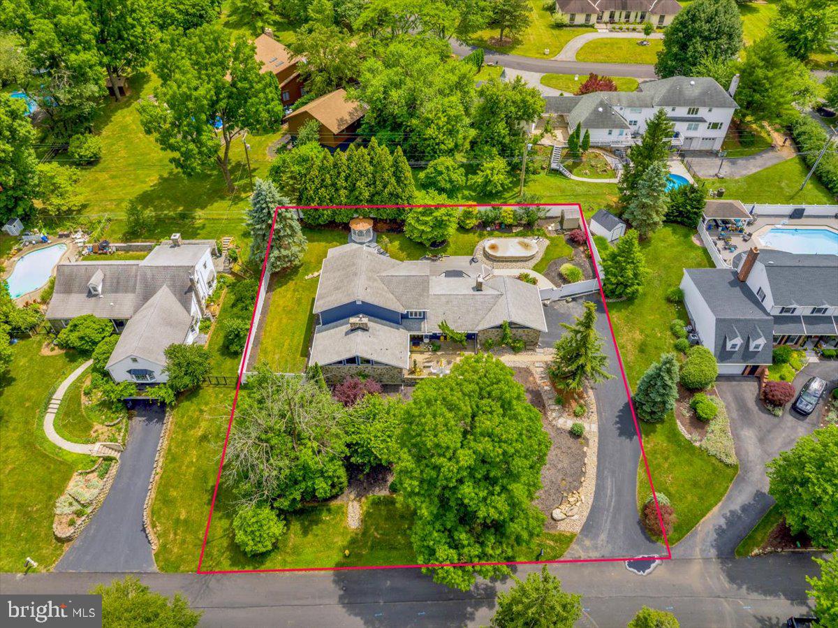 2210 Greenwood Road Allentown, PA 18103 - Photo 3 of 61