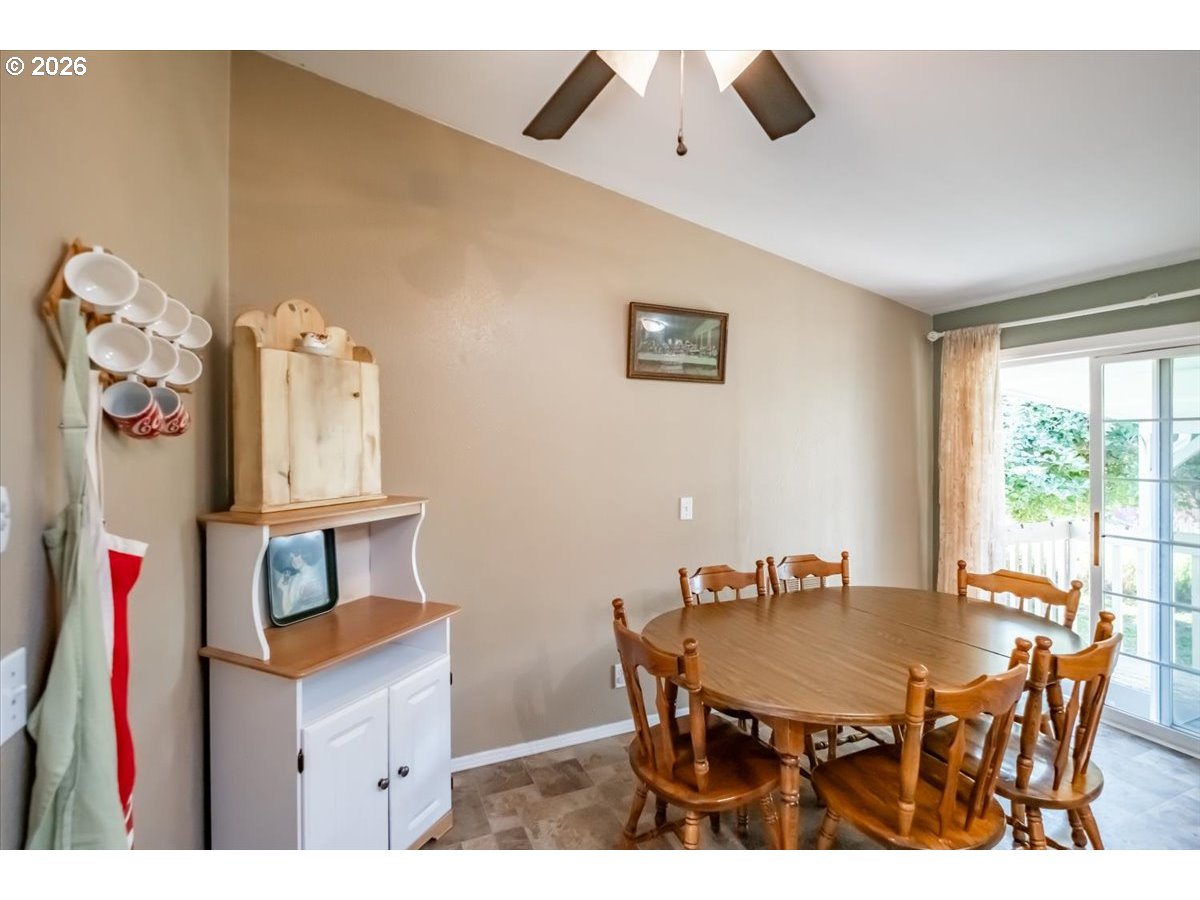 6647 Quarry Road Northeast Silverton, OR 97381 - Photo 12 of 37