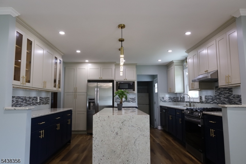 70 Knoll Road Parsippany, NJ 07054 - Photo 4 of 10