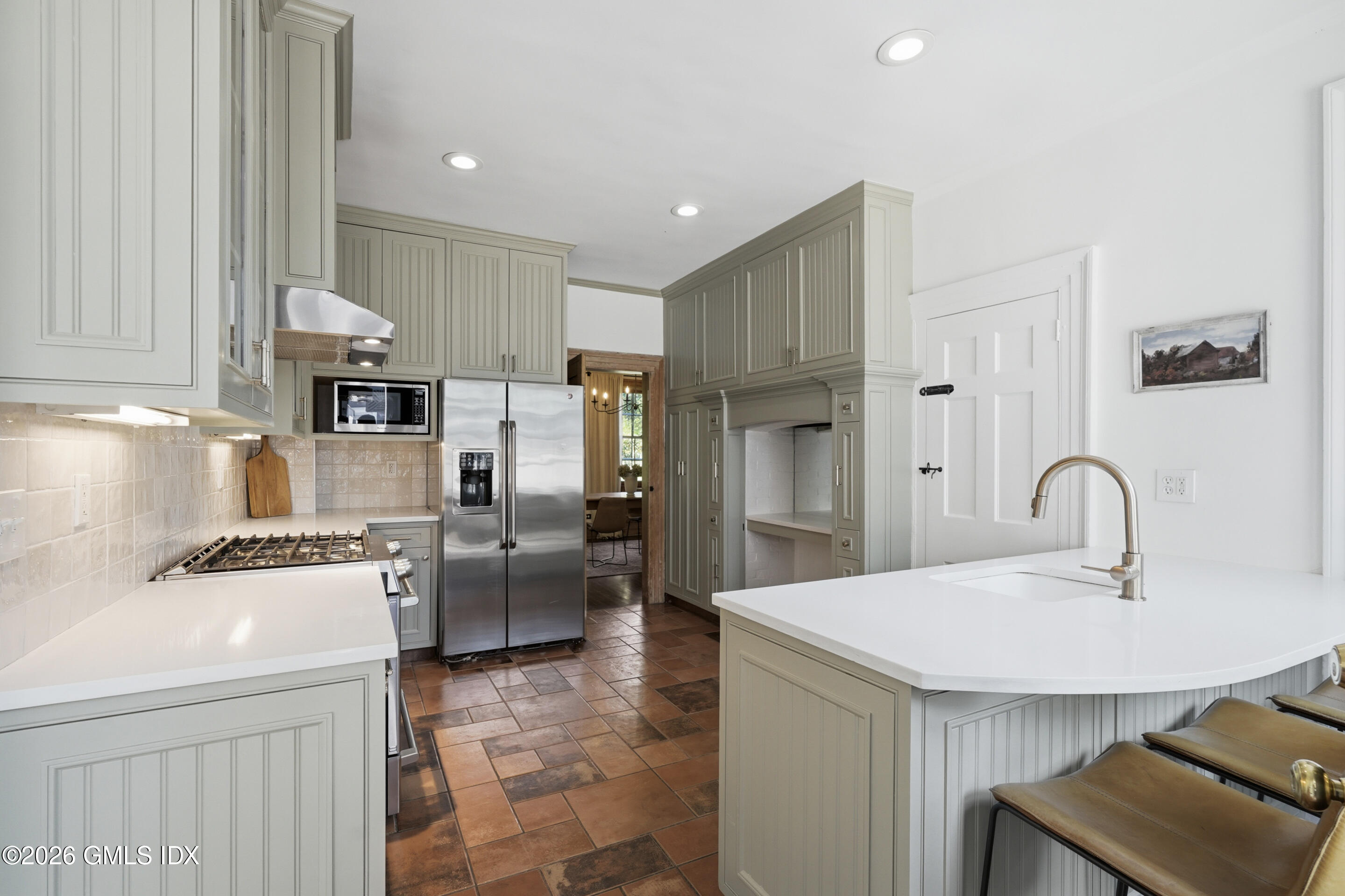 33 Mead Avenue Cos Cob, CT 06807 - Photo 11 of 36 20