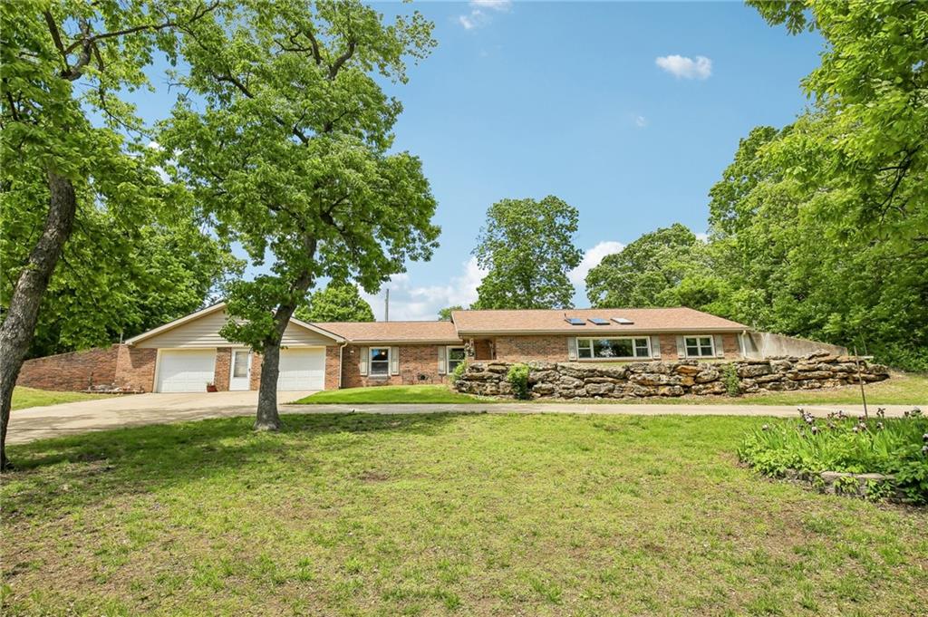 22774 George Road Tonganoxie, KS 66086 - Photo 2 of 28
