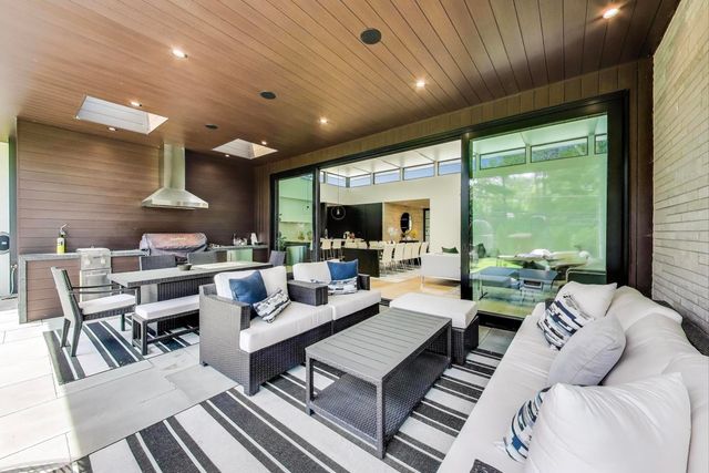 $2,200,000 | 821 Harms Road, Glenview, IL 60025