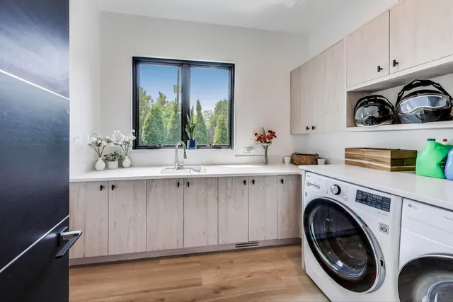 $2,200,000 | 821 Harms Road, Glenview, IL 60025