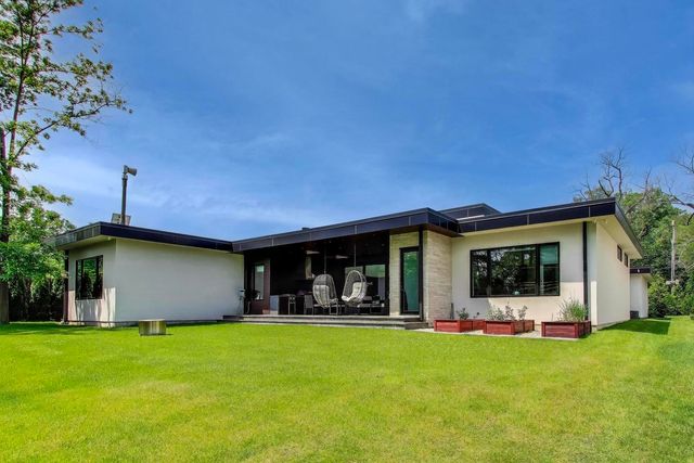 $2,200,000 | 821 Harms Road, Glenview, IL 60025