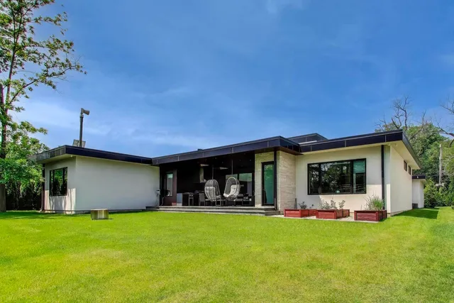 $2,200,000 | 821 Harms Road, Glenview, IL 60025