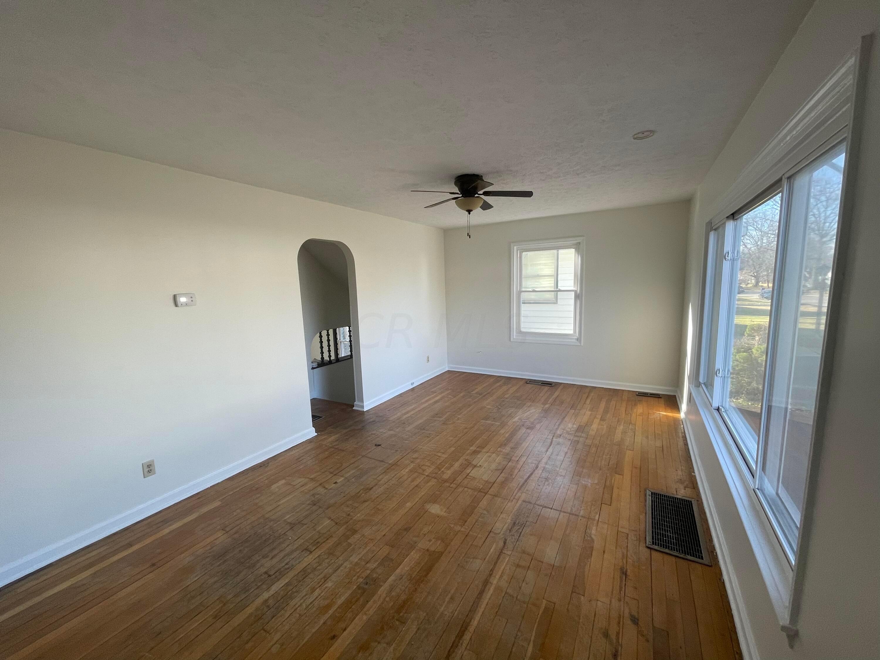 617 Chase Road Columbus, OH 43214 - Photo 3 of 12 34A6F35F-507C-4973-83FA-4F269AA42509