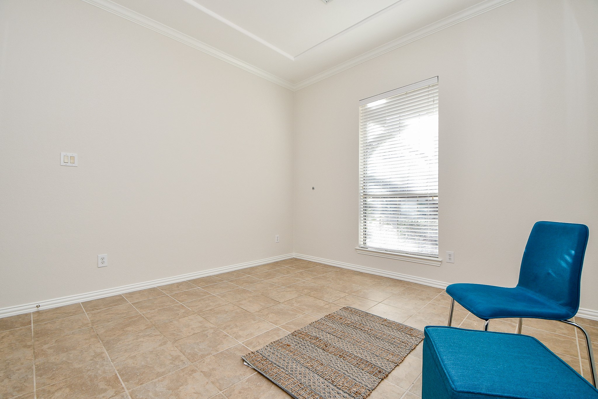 45 Cherry Hills Houston, TX 77064 - Photo 12 of 49 an empty room with furniture and a window