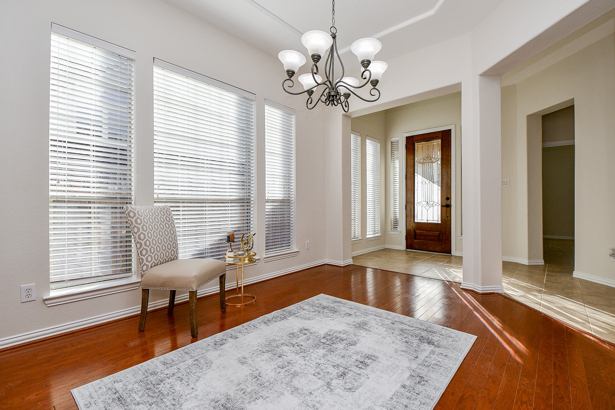 45 Cherry Hills Houston, TX 77064 - Photo 7 of 49 a living room with furniture and a large window
