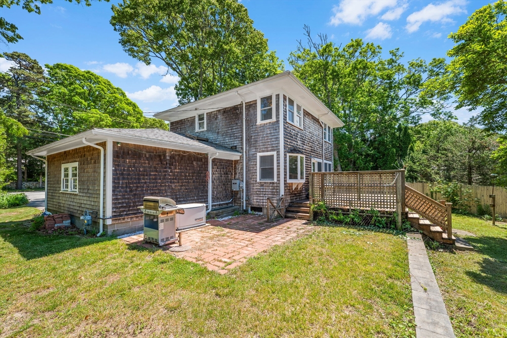 20 Quaker Road Falmouth, MA 02540 - Photo 3 of 38